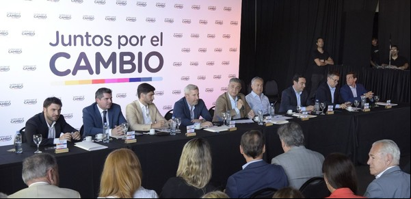 Crisis en Juntos por el Cambio: a Mauricio Macri le salió otra dura interna por el acuerdo con Javier Milei