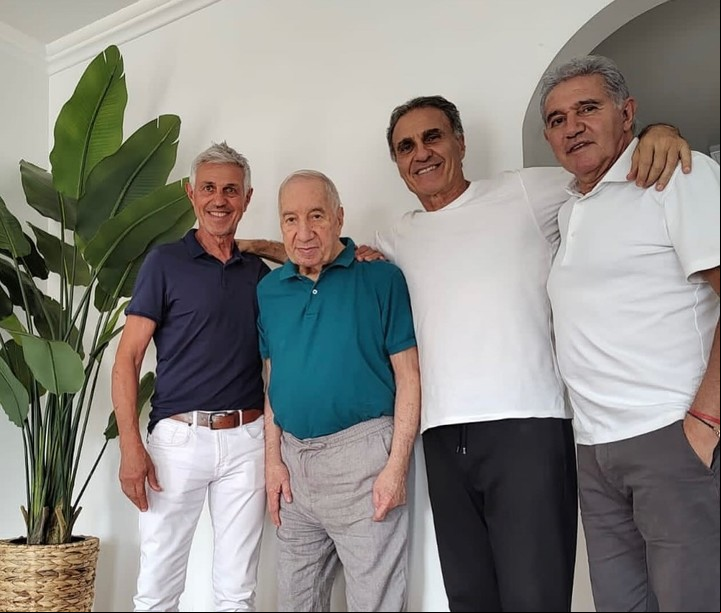 Ricardo Giusti, Carlos Salvador Bilardo, Oscar Ruggeri y Jorge Burruchaga, en su encuentro de noviembre de 2023.