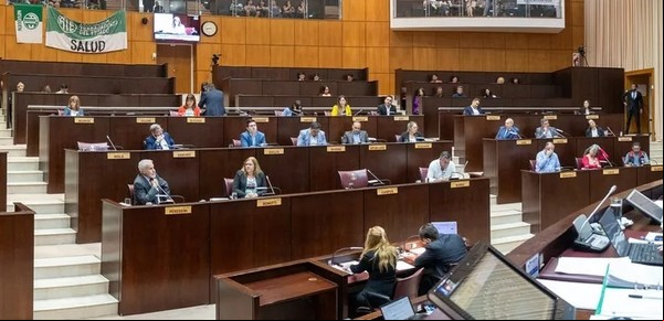 Vuelven a sesionar en Neuquén tras un escándalo: los empleados de la Legislatura accionaron la alarma de incendios para frenar una quita de fondos