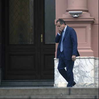 Último cepo de Pesce: el Banco Central limita aún más la tenencia de dólares a los bancos antes de la devaluación