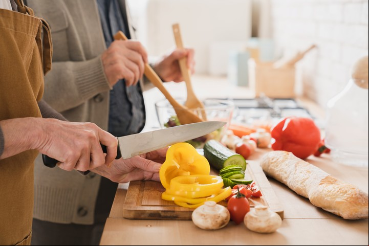 La recomendaciones es comer 5 raciones de frutas y verduras por día de distinto tipo y color. Foto Shutterstock.