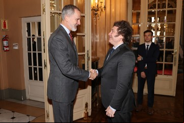 En la víspera de su asunción, Javier Milei se reunió con el rey de España Felipe VI