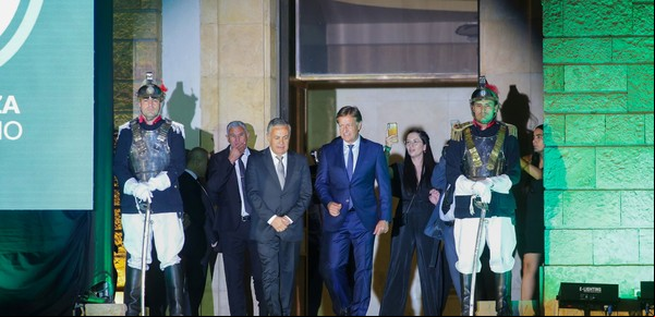 Alfredo Cornejo asumió como gobernador de Mendoza y prometió apoyo a las transformaciones económicas que plantea Javier Milei