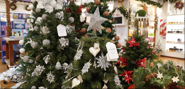 Cómo decorar un arbol de Navidad y 10 ideas originales para estas fiestas