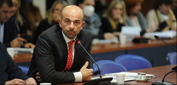 Un gabinete inestable: las salidas de funcionarios, una constante en el gobierno de Milei