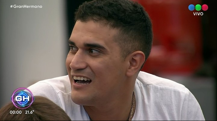 Hernán, el primero en abandonar la casa de "Gran Hermano", en esta onceava edición.