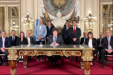 Mano dura, 90 días de economía de guerra y el ghostwriter de Javier Milei