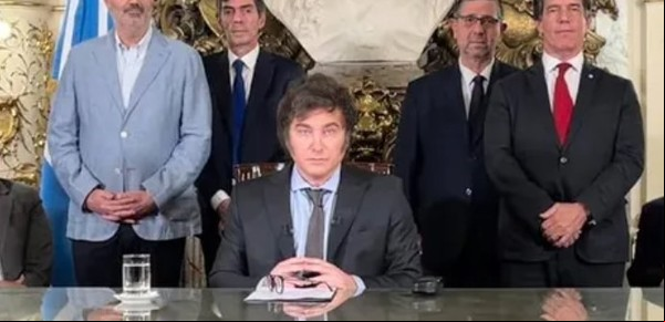 El Gobierno publicó el decreto para dar de baja 7 mil contratos de empleados estatales firmados este año