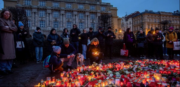 El asesino de Praga tenía un arsenal y escondía las armas en el estuche de la guitarra