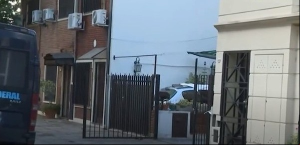Robo y tiroteo en Villa Pueyrredón: uno de los ladrones de la Nochebuena estuvo escondido en un conducto de ventilación durante 18 horas