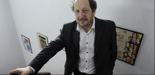 François Jost: Milei "es un hombre tan excesivo que uno cree que él mismo es un meme"