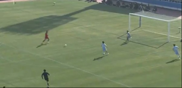 Jugadas gemelas: el increíble parecido de un gol en la liga juvenil de Japón con el de Ángel Di María en la final de Qatar 2022