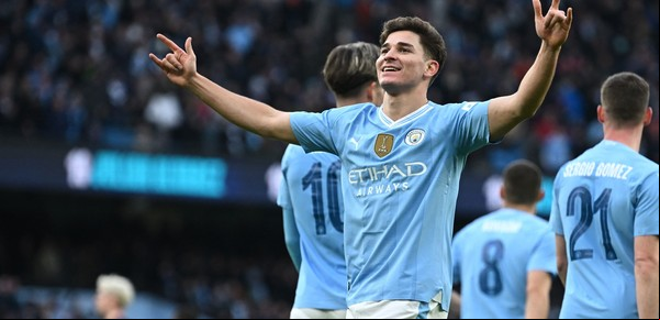 Julián Álvarez, en llamas, metió gol y asistencia en el paseo de Manchester City ante Huddersfield por la FA Cup