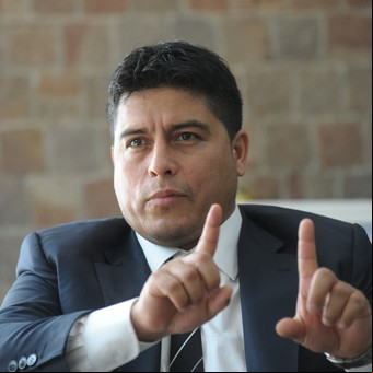 YCRT, la empresa que quiere privalizar Milei, pero que Santa Cruz pretende retener