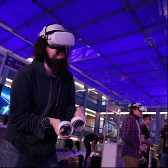 Videojuegos hoy: entre un culto retro y una forma nueva de ver el mundo 