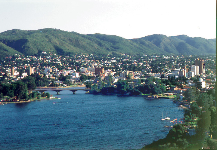 Vila Carlos Paz. 71.274. Ciudad segura y familiar. Fenómeno del verano.