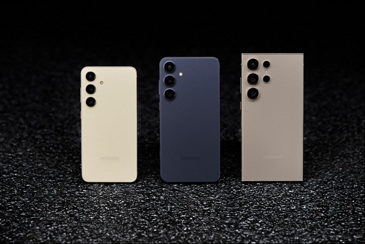 De izquierda a derecha: el Galaxy S24, S24+ y S24 Ultra.