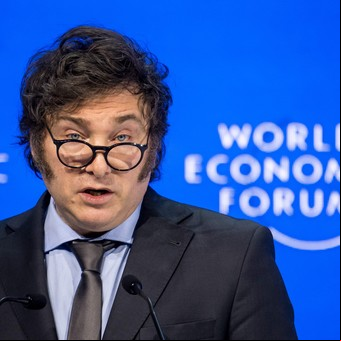 Ley ómnibus: el Gobierno cede más cambios y espera darle dictamen este martes