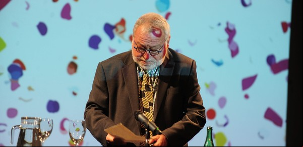 La directora de El País explica a los lectores el despido de Fernando Savater: "Era evidente que no estaba a gusto con el periódico"
