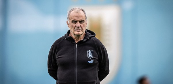La selección de Uruguay se reencontró cara a cara con Marcelo Bielsa tras las explosivas declaraciones de Suárez y los referentes