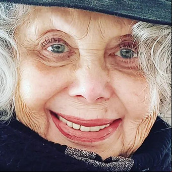 Frida Kaplan, la mujer de las mil vidas: fue actriz de la bohemia porteña, creó un método innovador para parir, estuvo en coma por Covid y a los 85 sigue dando clases