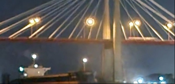 Un barco carguero con bandera de Liberia chocó contra el puente Zárate Brazo Largo