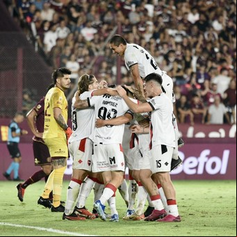 Newell's saca chapa: 2-0 ante Lanús para mantener su arranque perfecto en la Copa de la Liga Profesional