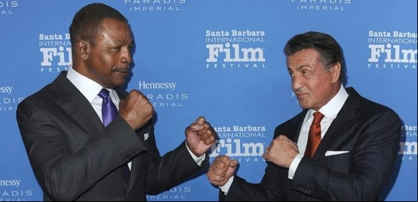 La emotiva despedida de Sylvester Stallone a Carl Weathers, con una emblemática imagen de Rocky de fondo