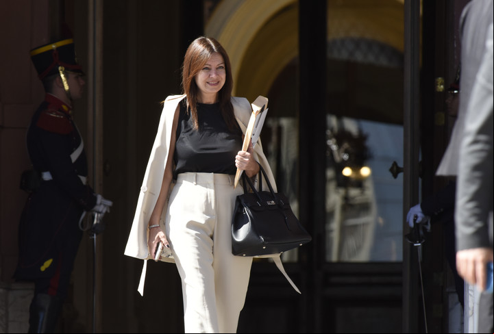 Buenos Aires. Sandra Pettovello se retira de Casa Rosada luego la reunión gabinete llevada acabo esta mañana. Foto: Matías Martin Campaya - FTP CLARIN _MMC3659GAB34.jpg Z Invitado