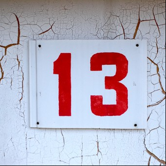 Hoy es martes 13: la numerología explica por qué se asocia con la "mala suerte"