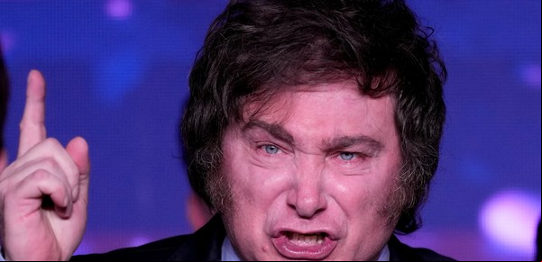 Javier Milei vinculó a Martín Lousteau con el ataque a la UCR y sembró dudas: "Justo cuando la UBA se niega a las auditorías entran a la oficina a destruir evidencia"