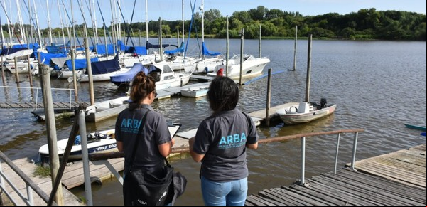 Intiman a dueños de barcos deportivos por una deuda impositiva de más de 10 mil millones de pesos