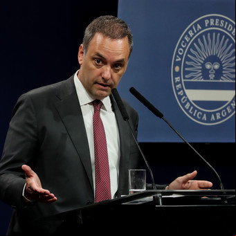 El Gobierno confirmó que analiza declarar a la educación como servicio esencial para frenar los paros docentes