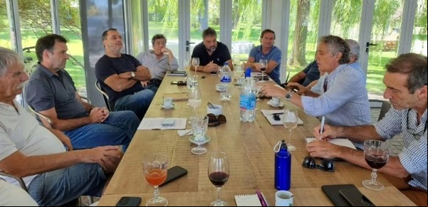 El partido político que debutó con un Maradona y quiere competir en la elección 2025