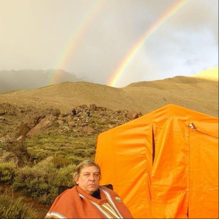 Álvaro Mangino, en su última visita al lugar de la tragedia de los Andes.