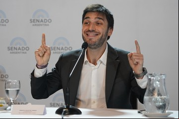“Yo laburo los miércoles”: la insólita anécdota que contó Ignacio Torres sobre los asesores “ñoquis” en el Congreso
