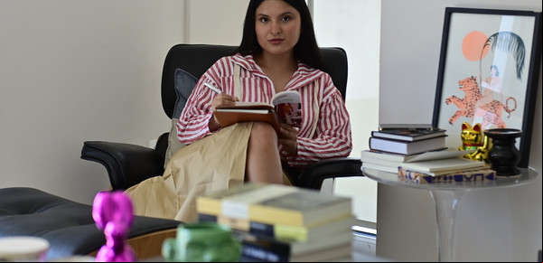 Mujeres que pisan fuerte en redes: cuando hablar de moda es tendencia