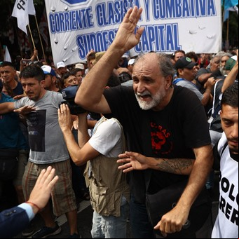 Las carpetas negras de los piqueteros: la Justicia encontró cuadernos con sanciones y listados de presencias en las marchas