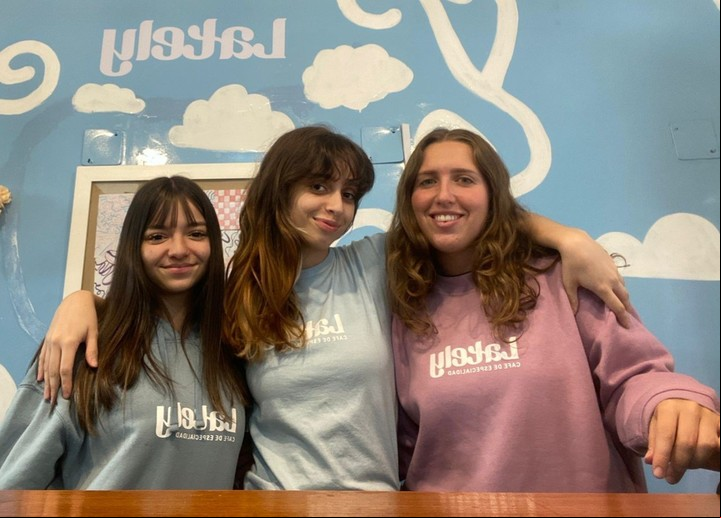 "Prefiero laburar con amigas que quiero y confío, aunque sé que no es lo ideal mezclar el trabajo con la amistad", cree Ara Meniño.