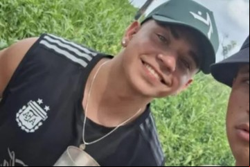 Desesperada búsqueda de dos jóvenes que cayeron al río Paraná mientras viajaban en una lancha en plena tormenta