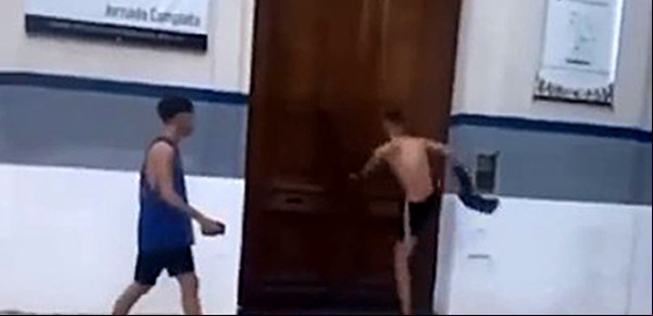 Polémico festejo por el "Último Primer Día" en el colegio al que irá Javier Milei: cánticos, un hombre con un palo y daños a otra escuela