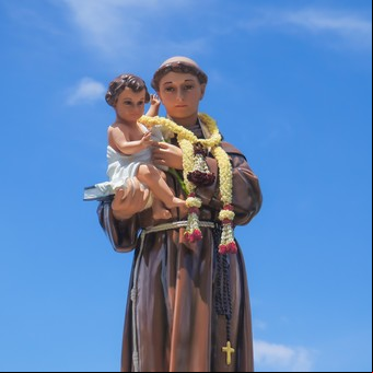 Qué día del mes hay que prenderle velas a San Antonio, según la tradición católica