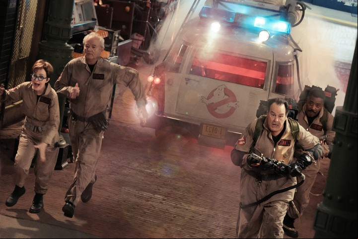 Los originales, a las corridas. Annie Potts, Bill Murray, Dan Aykroyd y Ernie Hudson.