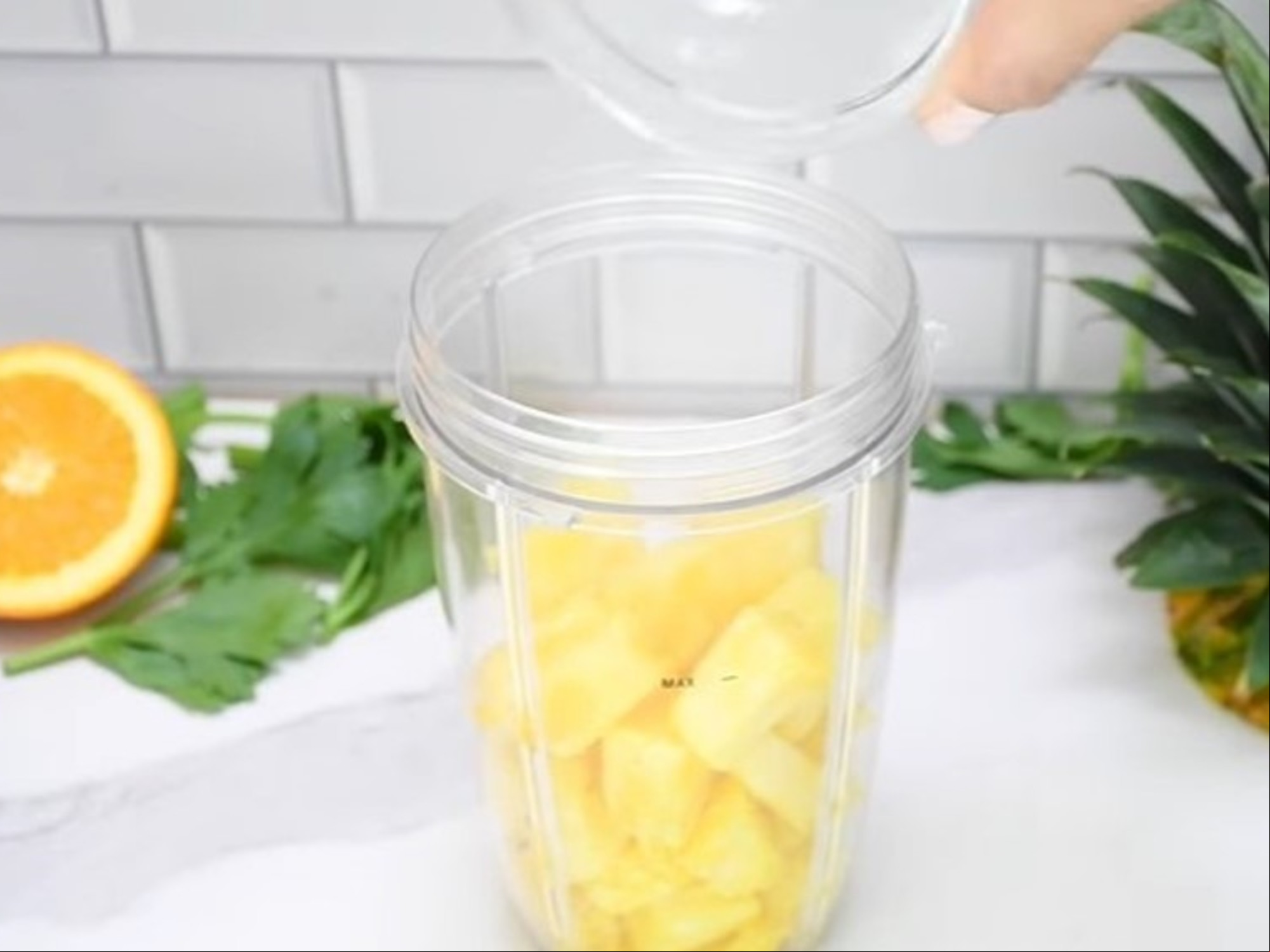La piña, el jengibre y la cúrcuma, actores principales de un batido que ayuda a las articulaciones.
