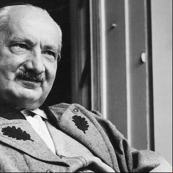 ¿Qué significa el Dasein según la filosofía de Martin Heidegger?
