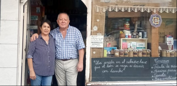 El almacén más antiguo del pueblo que aguantó todas las crisis