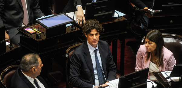 Martín Lousteau quedó apuntado por votar en contra del DNU de Milei y hay ruido en la UCR