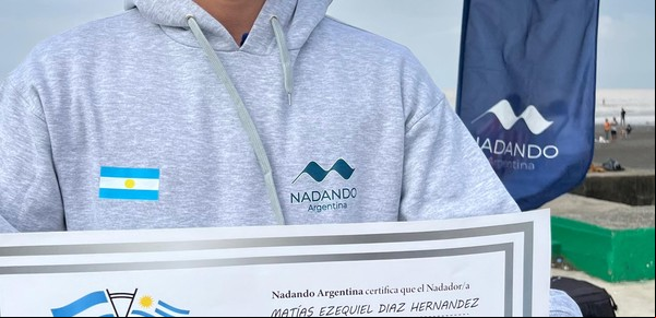 El nadador que no le da la espalda al Río de la Plata y marcó un récord: la historia de un desafío que soñó hace años
