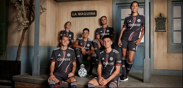 Cómo es la nueva camiseta alternativa de River inspirada en "La Máquina"