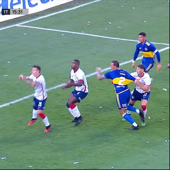 El penal que pidió Boca ante San Lorenzo y no cobraron: claro agarrón a Lema